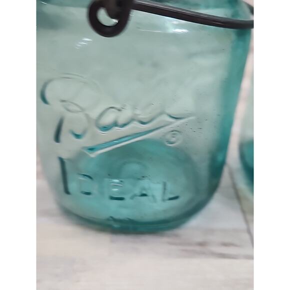 Vintage Pair of 2 Ball Ideal Pint 1976 Bicentennial Eagle Mason Jar W/ Lid Blue - Picture 3 of 7